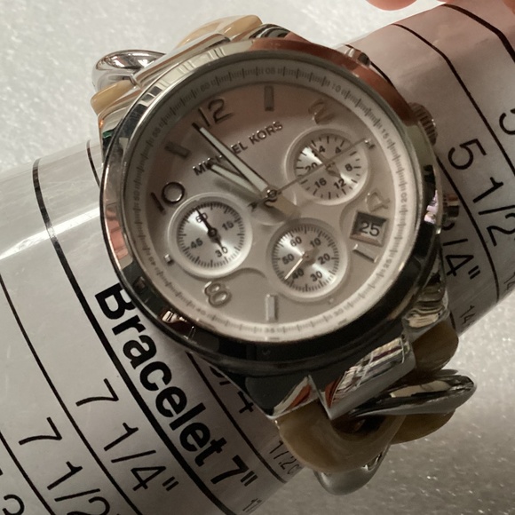 Michael Kors Women’s Runway Twist Chronograph Watch MK-4263 - Picture 6 of 11